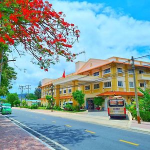 Tan Son Nhat Con Dao Resort